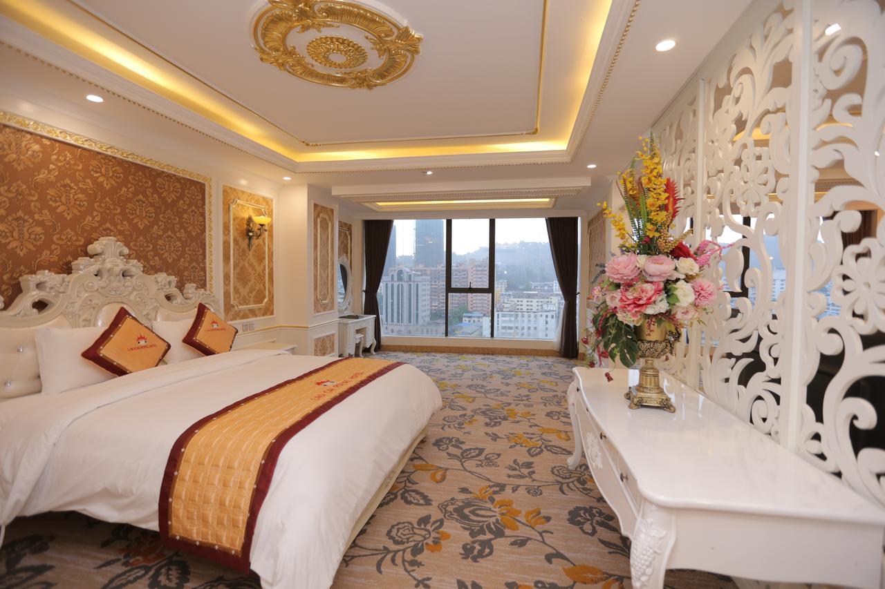 Lao Cai Royal Hotel Bagian luar foto